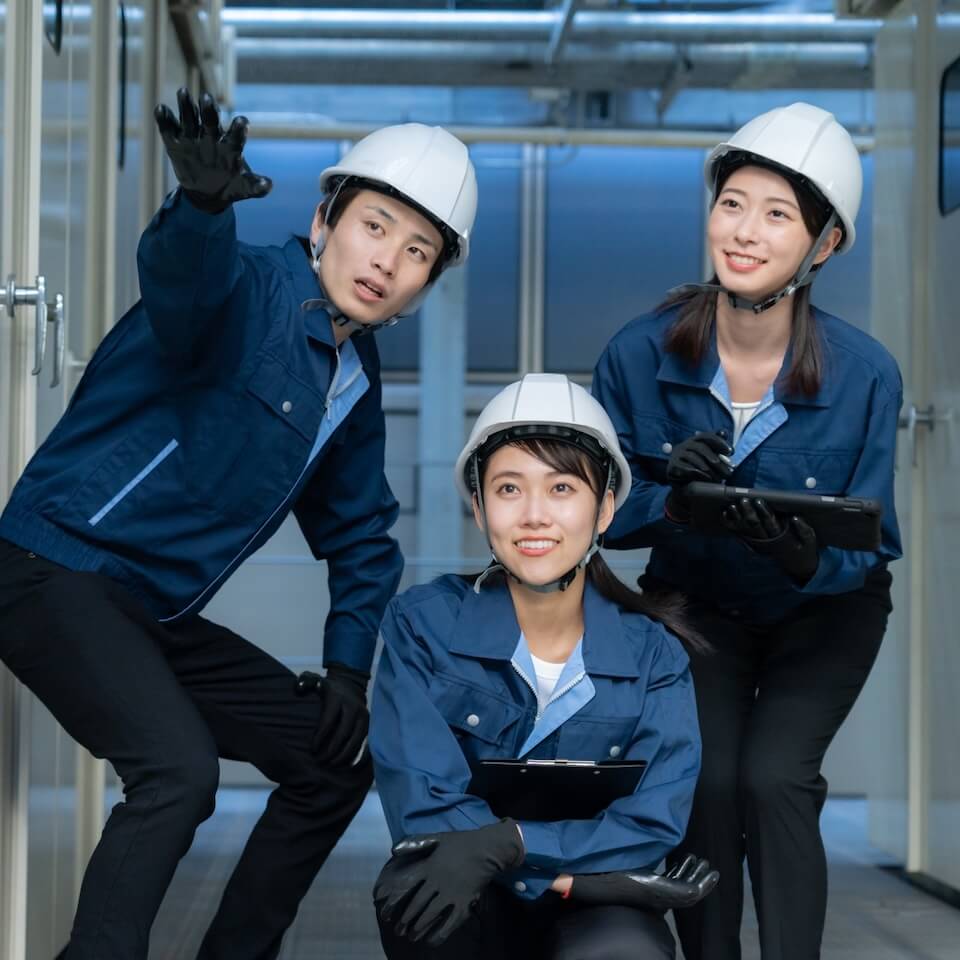 チームで仕事をする様子